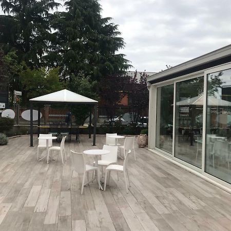 פייבה אמנואלה Hotel Elys מראה חיצוני תמונה