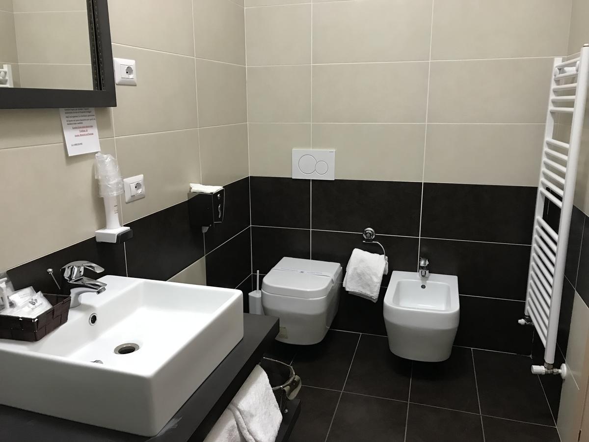 פייבה אמנואלה Hotel Elys מראה חיצוני תמונה