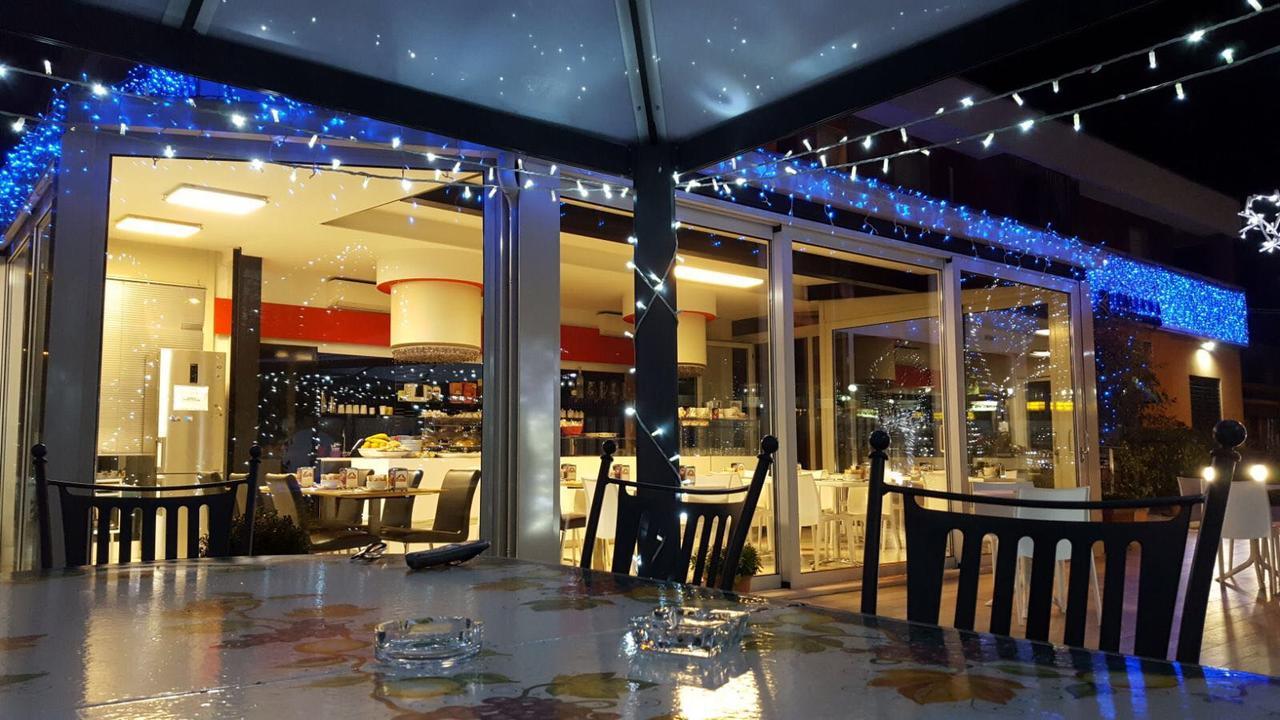 פייבה אמנואלה Hotel Elys מראה חיצוני תמונה